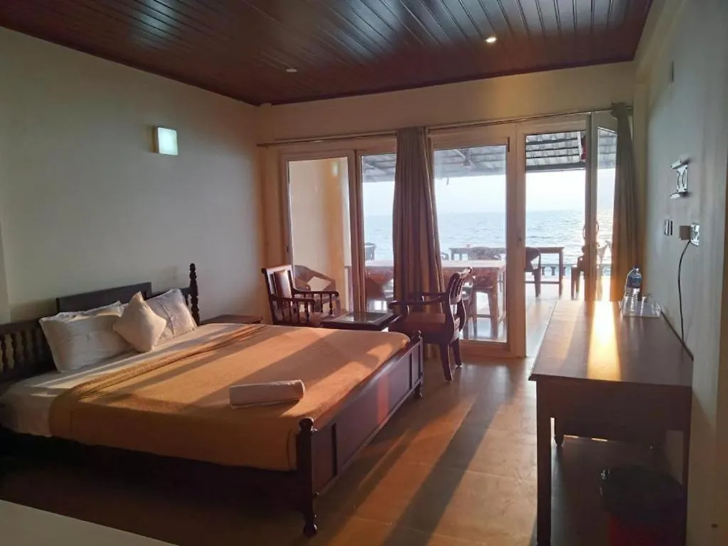 Baywatch Beach Homes Kochi 2*,