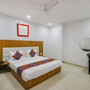 *** Hotel Fabhotel Premium Kashi India